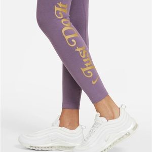 NWT Nike Femme High Rise Leggings